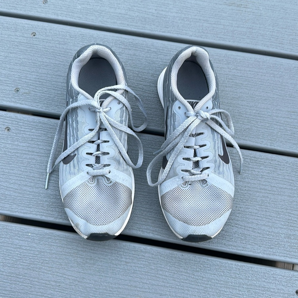 Nike size 4 boys shoes